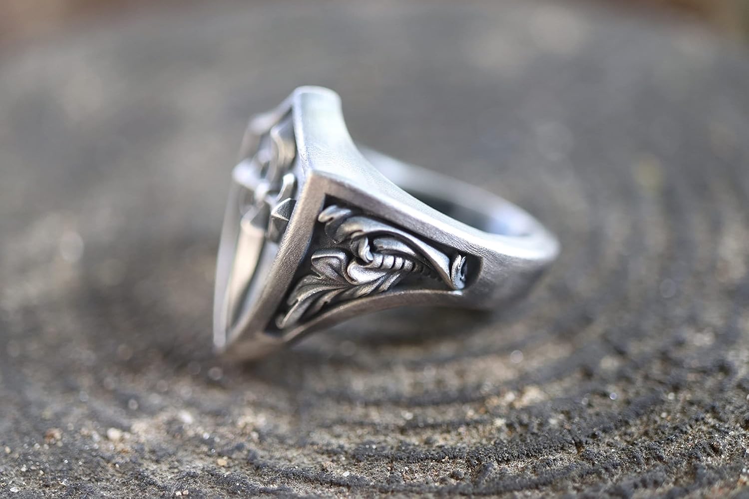 Santiago Cross Orden Signet Ring, 925K Silver Custom Christian Ring, 0.037-0.041 lbs, 0,98 x 0,78 Inch, Fleur De Lis Heraldic Wedding Band, Promise Ring, Cross Amulet Ring